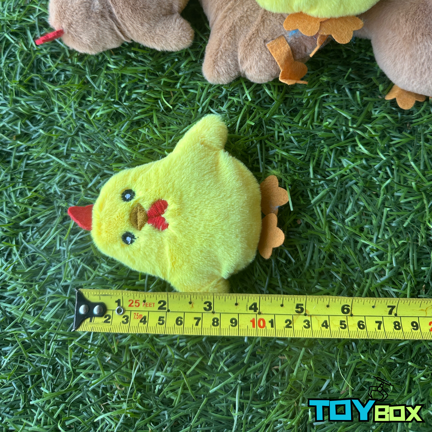 ($.92) 100pc 4" Chickens in Various Colors