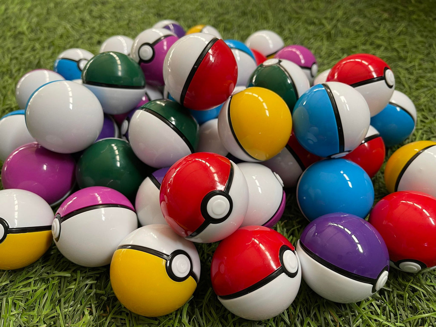 ($.39) SALE!! 400pc - 2" (48mm) PokeCapsules and Multi Color Figurines